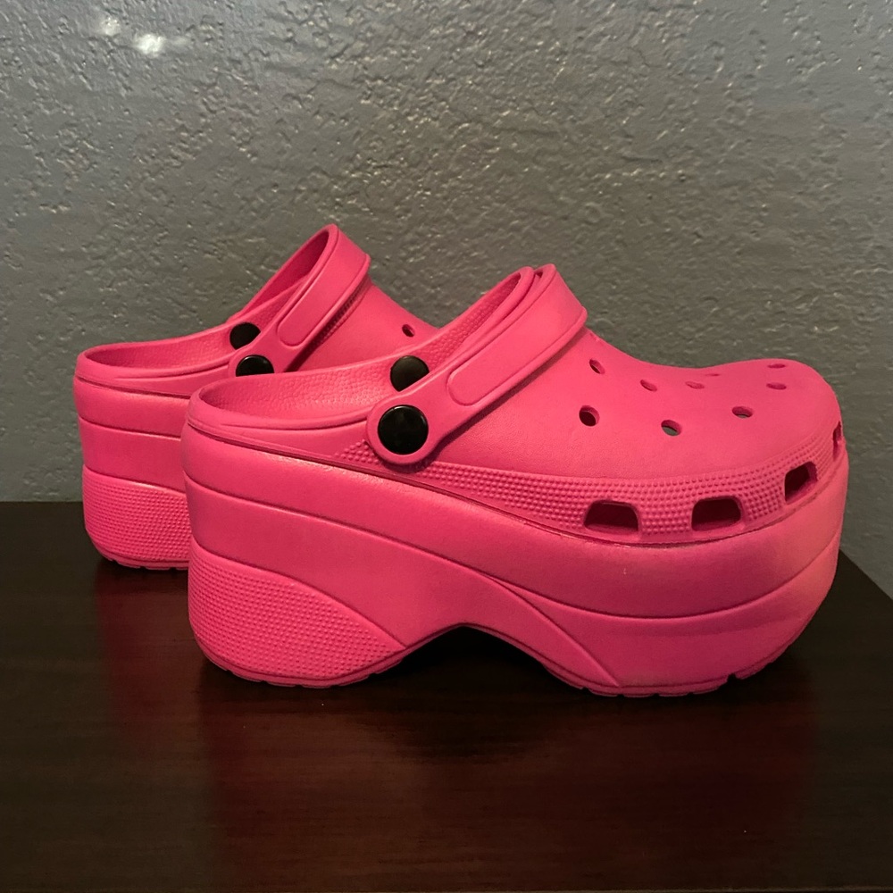 Platform clogs